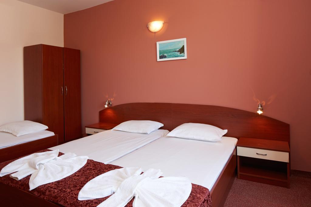 Guesthouse Kirov Равда Экстерьер фото